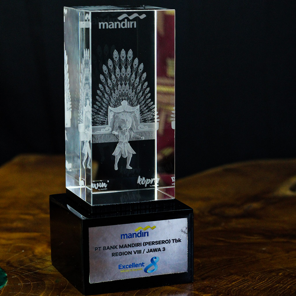 kristal tentang kami