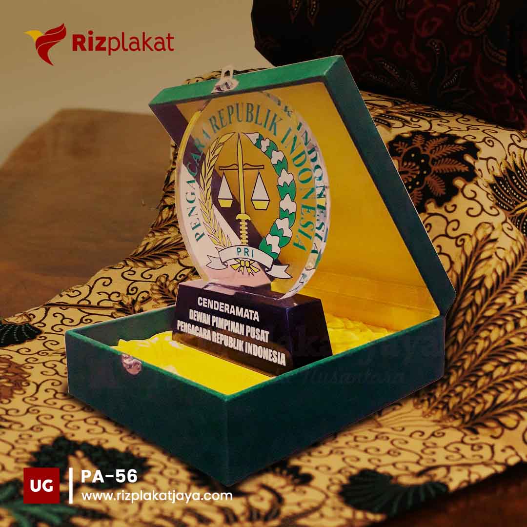 Plakat Akrilik Pengacara Republik Indonesia