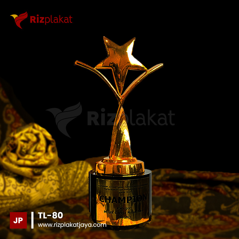 Trophy Logam Champions