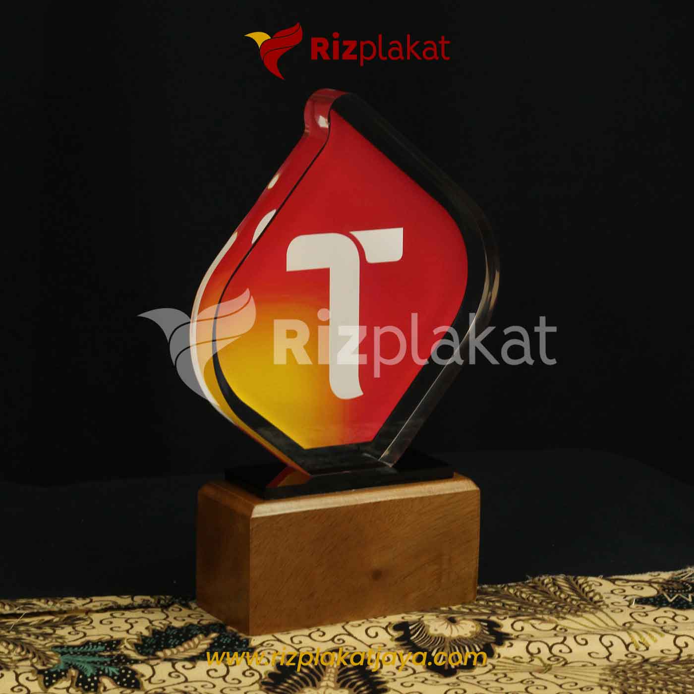 Plakat Akrilik Custom Eksklusif