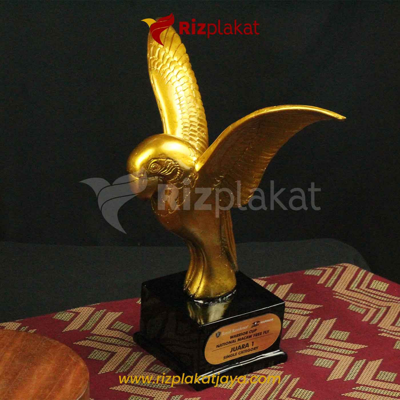 Plakat Fiber Elang Emas Juara