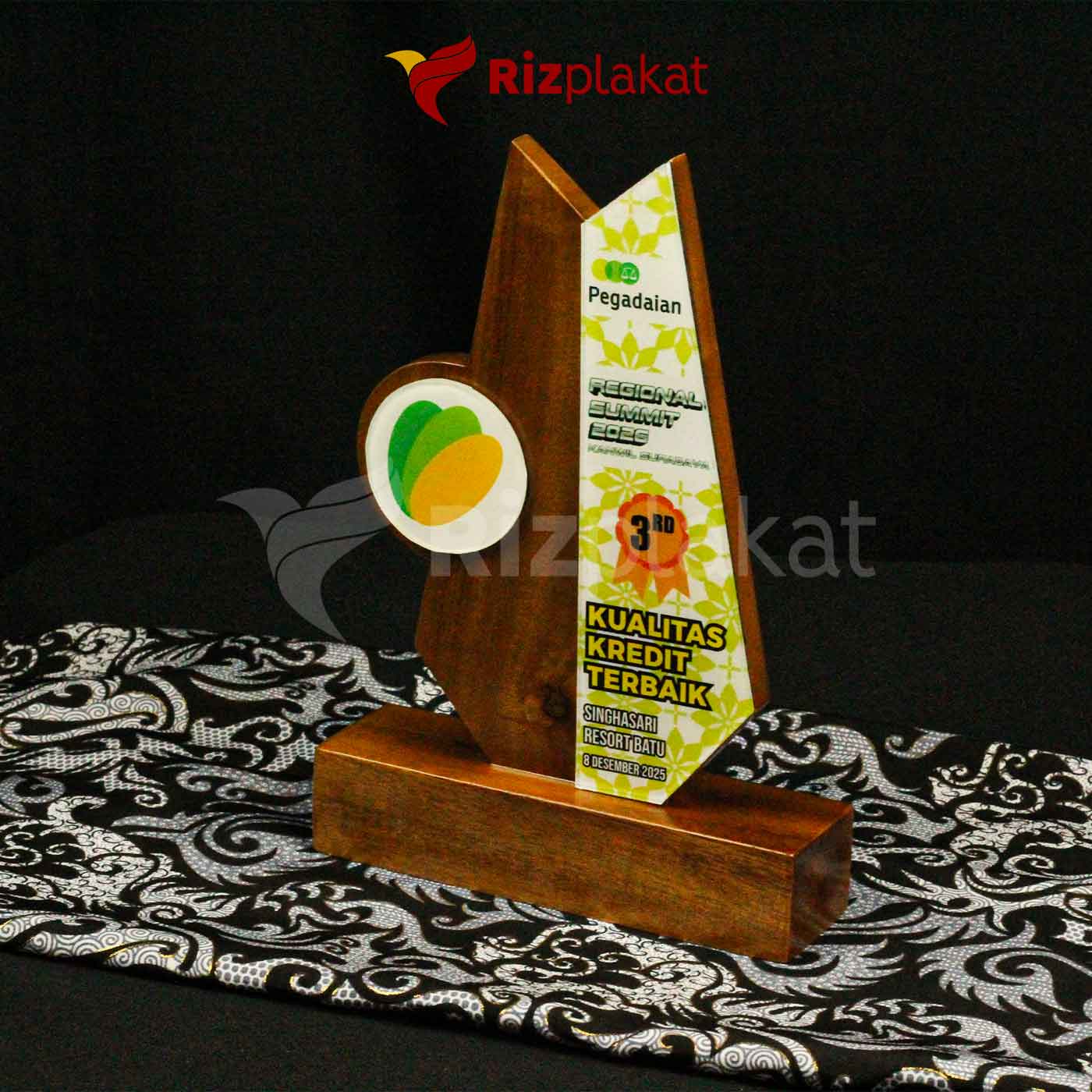 Plakat Kayu Penghargaan Pegadaian