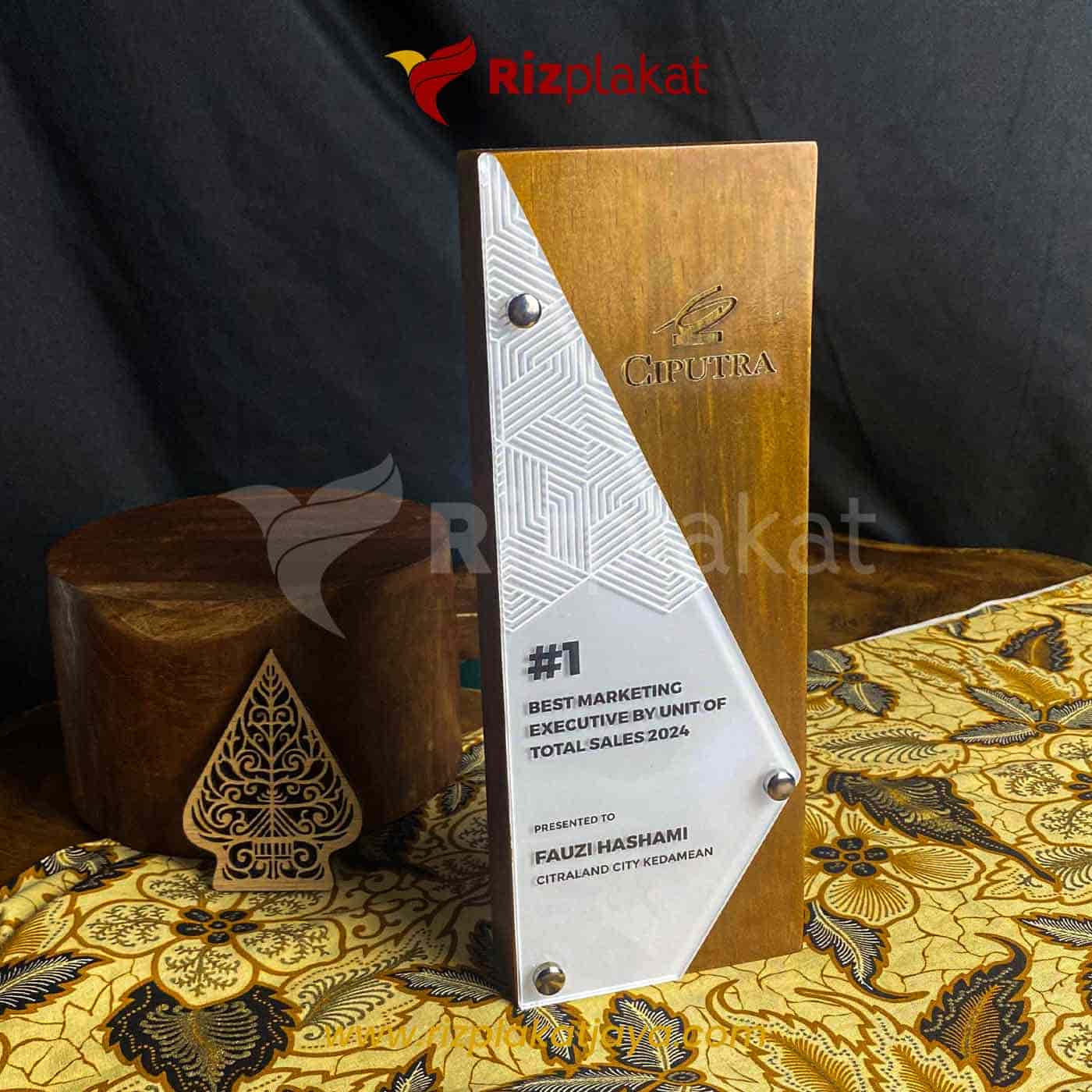 Plakat Kayu & Akrilik Eksklusif Ciputra