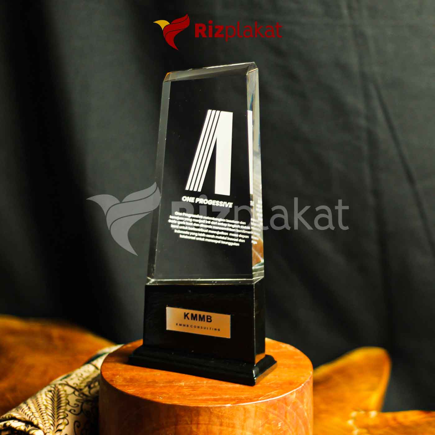 Plakat Kristal Penghargaan Korporat