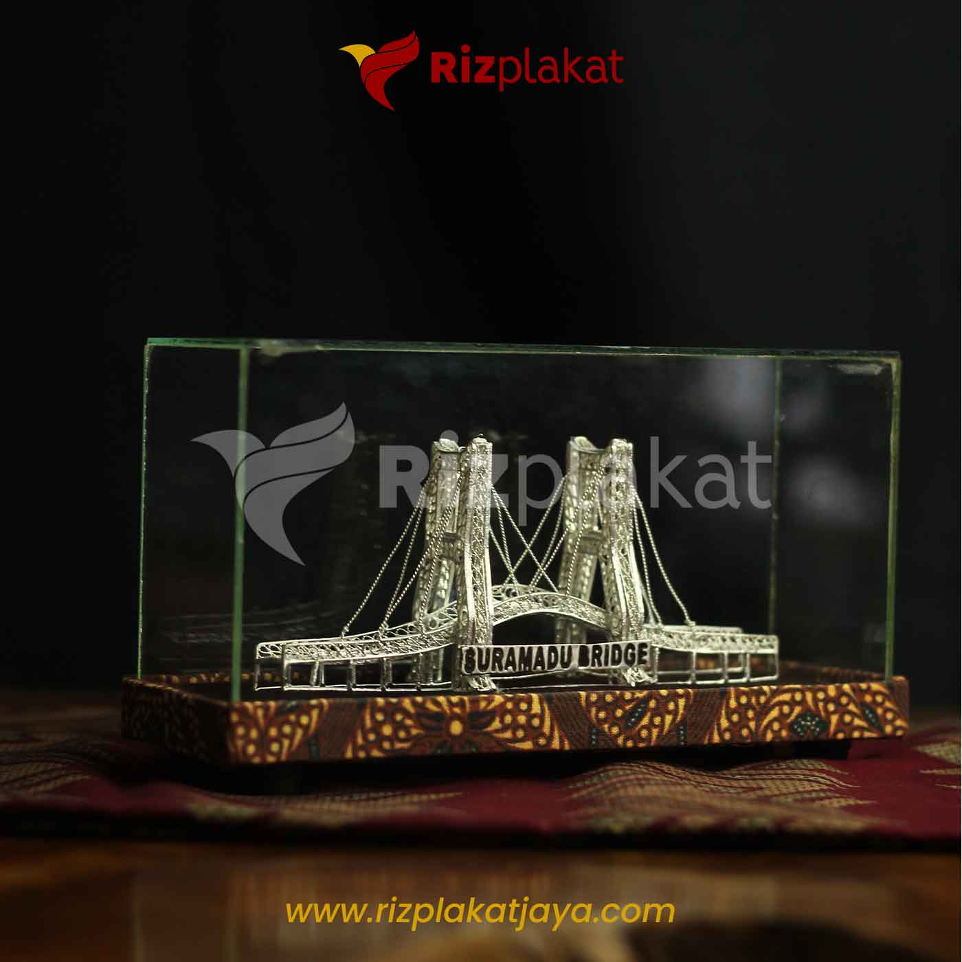 Plakat Logam Miniatur Jembatan