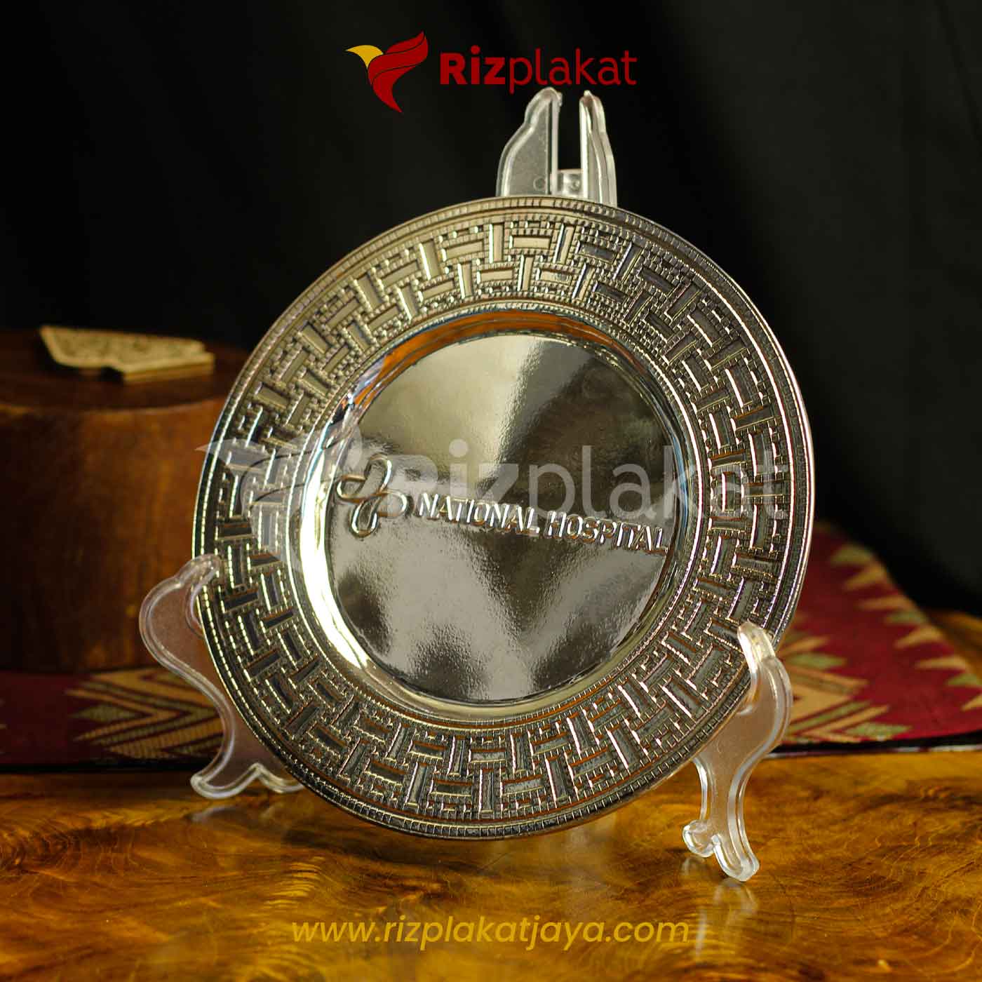 Plakat Logam Round Elegan