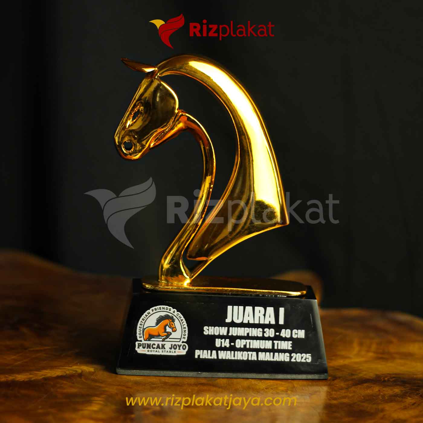 Plakat Logam Juara Eksklusif