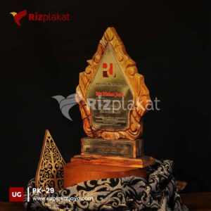 Kumpulan Contoh Cinderamata untuk Perpisahan Eksklusif & Daftar Harganya